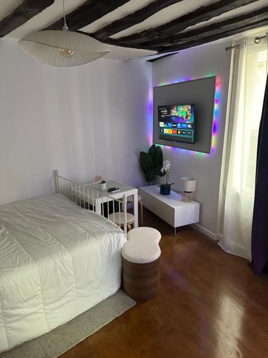 Studio moderne près du pantheon tout équipé