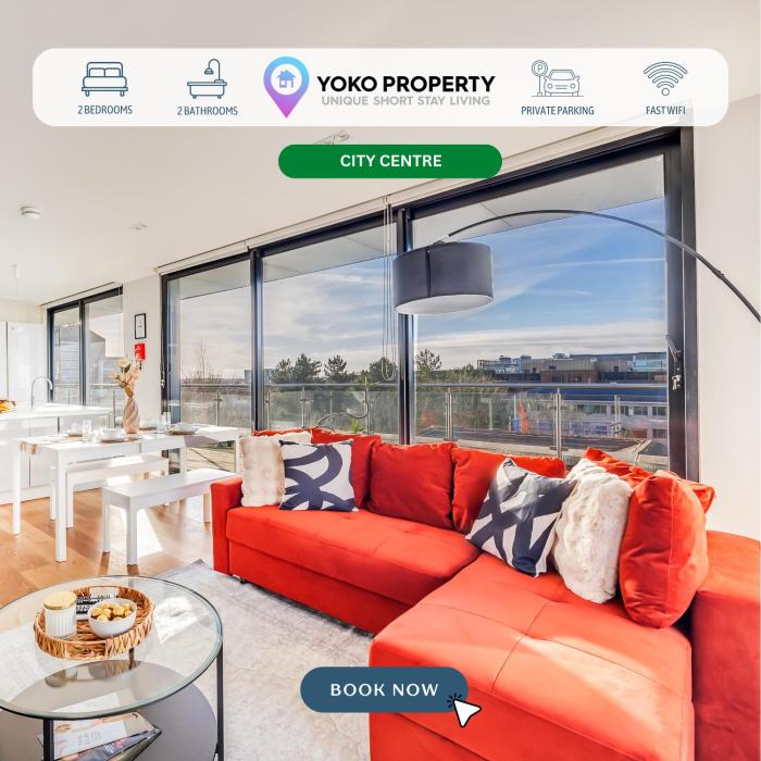 Stunning Penthouse in City Centre with Free Parking, Balcony, Aircon, Self Check-In, Fast WiFi and Sky TV by Yoko Property