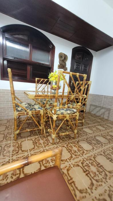 Casa 2 quartos com ar condicionado em condomínio-Carnaval