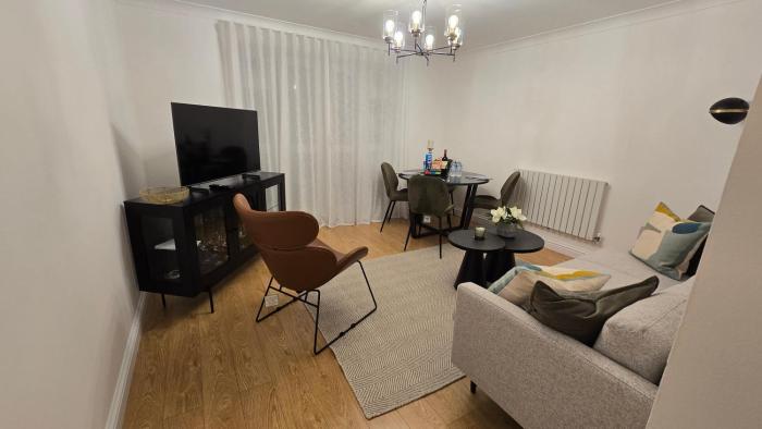 2 Bed Stylish Interiors 25min to Central London