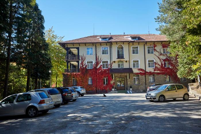 Балнеохотел "Люляци"