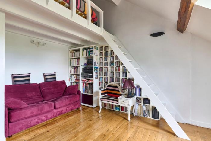 View Château de Vincennes Metro 1 RER A Disney