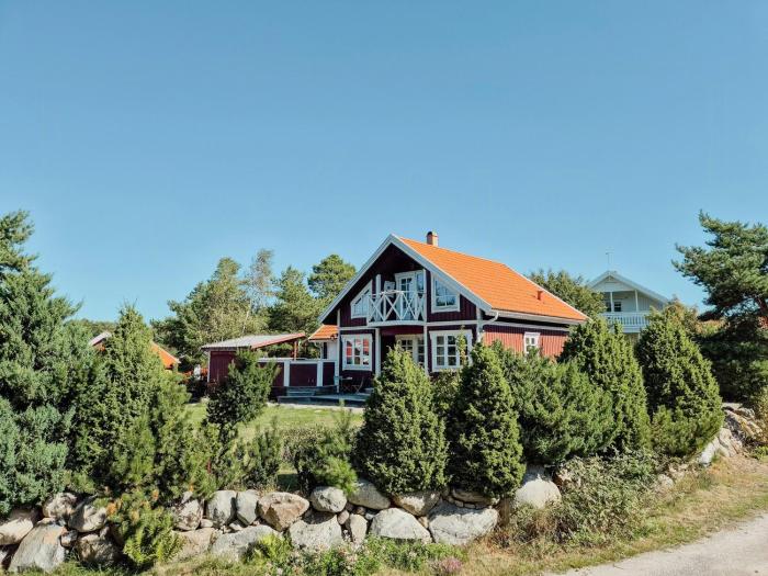 Charming Cottage Near The Sea On Rossö