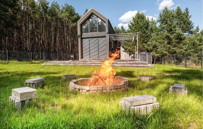 Gorgeous Home In Lubicz With Wifi