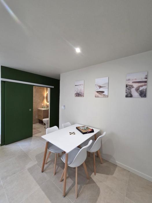 Studio refait à neuf, proche gare et centre-ville