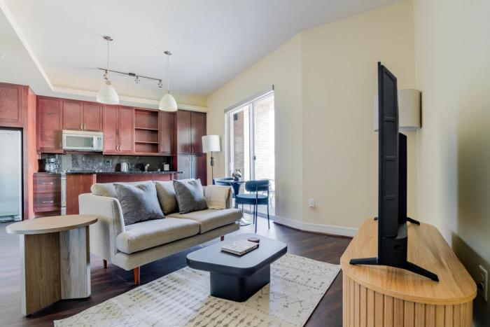 Blueground Bouldin Creek pool nr Barton Springs ATX-337