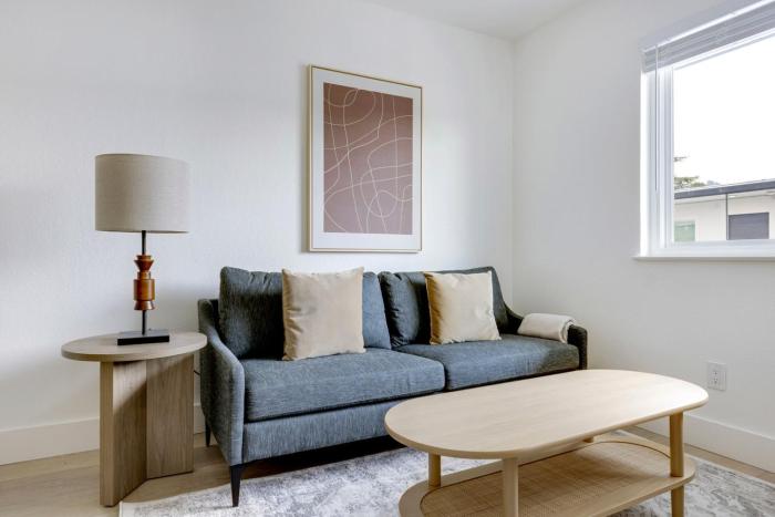 Blueground South Shattuck view nr Berkeley Art Museum SFO-2004