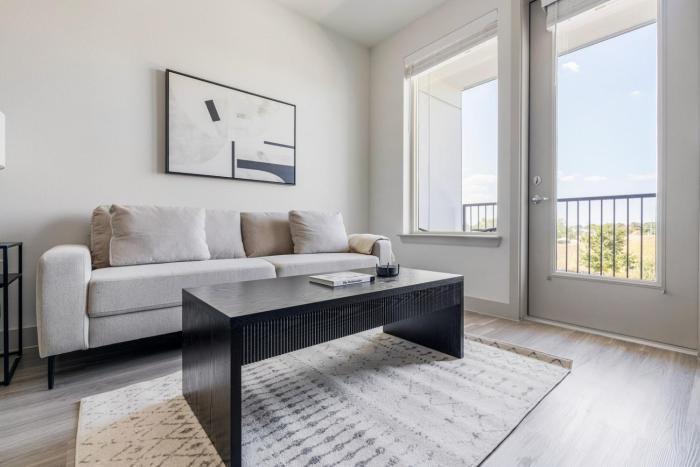 Blueground Del Valle pool nr McKinney Falls ATX-352