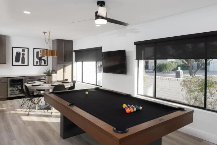 4Bedroom 3Bath with Billiards, Ping-Pong, Heated Pool, Hot Tub, Fire Pit & More