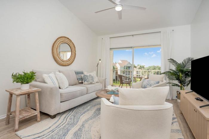 Luxury Beachside Condo - Half Mile from Beach