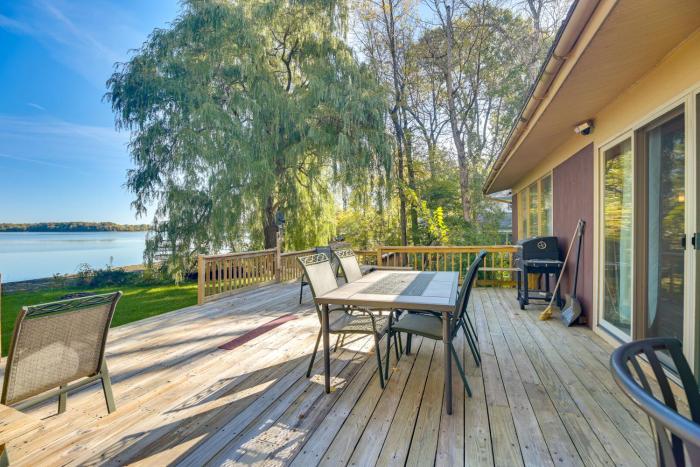Lakefront Escape: Waterfront Lake Champlain Home