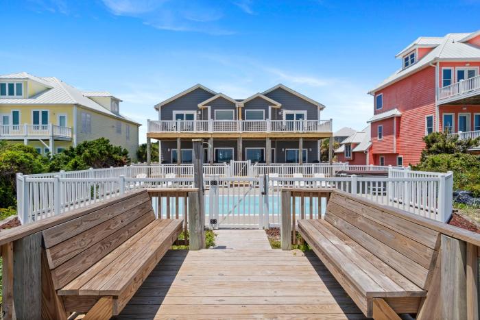 Loving Life West by Emerald Isle Realty