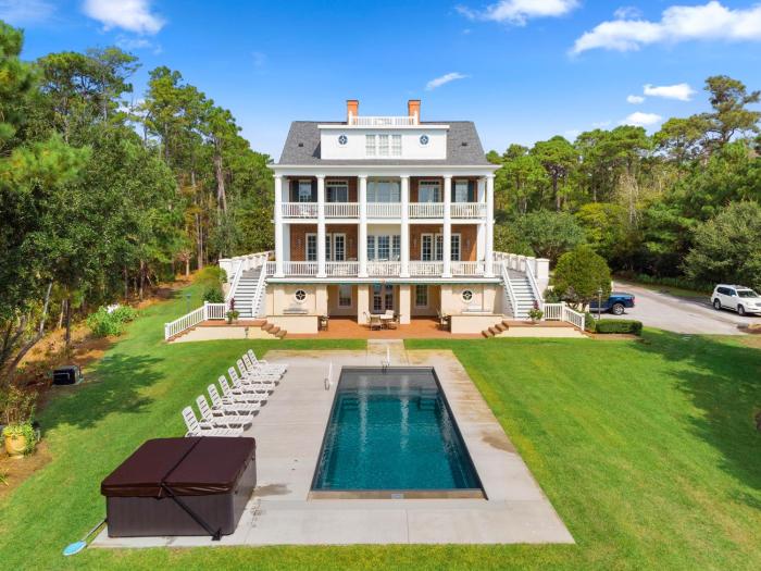 Southern Splendor by Emerald Isle Realty