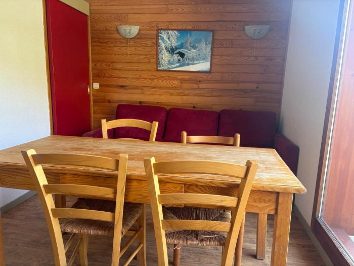 Appartement 2 chambres aux pieds des pistes, parking gratuit - FR-1-807-125