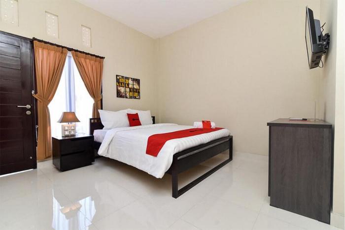 RedDoorz Plus near Jalan Imam Bonjol Denpasar