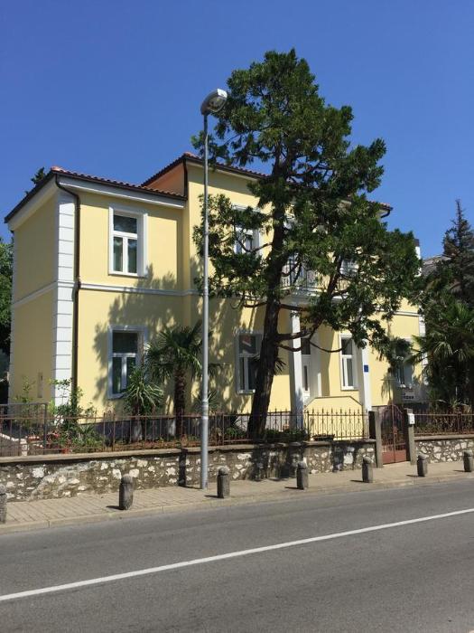 Villa Ana