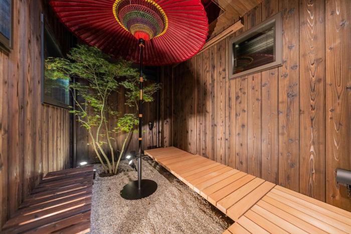 京都駅前の貸切京町屋 霞秀草庵 庭園と露天風呂で旅の疲れを癒す 3寝室 5ベッド 2バスルーム