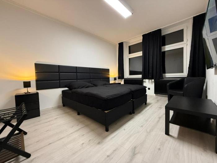 Freshly renovated City Apartments Essen KITCHEN WIFI near Düsseldorf Airport
