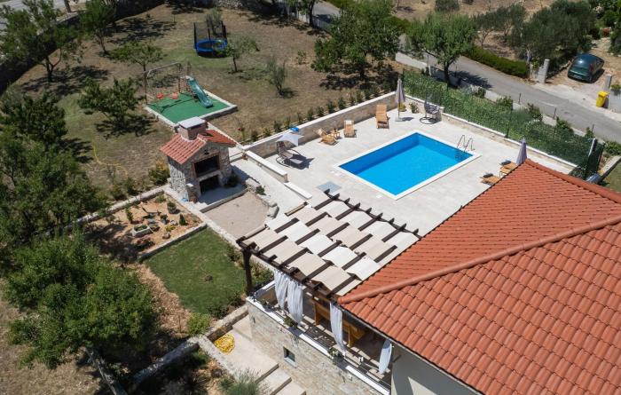 Gorgeous Home In Danilo With Wifi