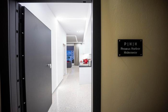 Piraeus Harbor Hideaway