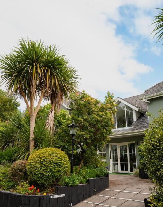 The Grove Lodge Guesthouse