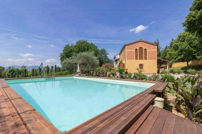 Tuscan Country House Near Lucca With Private Pool