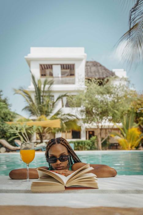 Mbibo House in the Shela Dunes