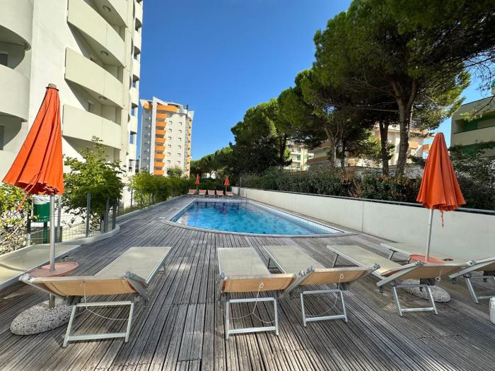 Apartment with pool near the beach