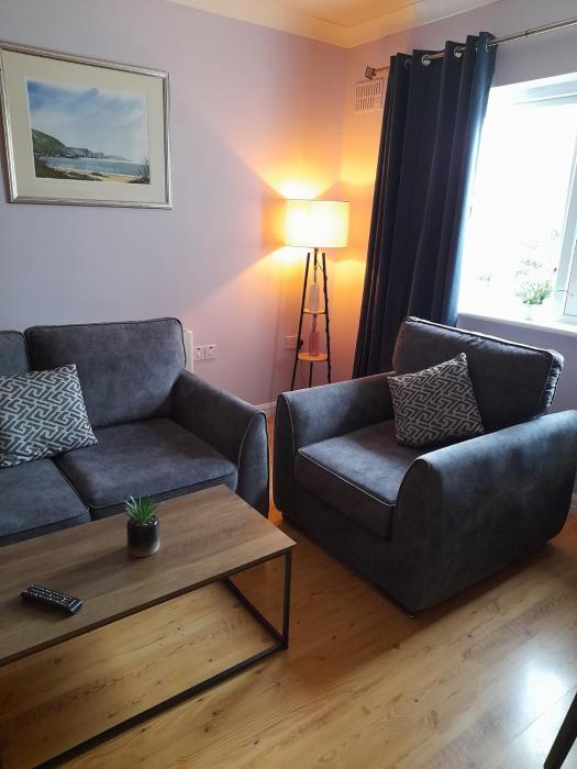 Kathleens Apartment includes Car Parking