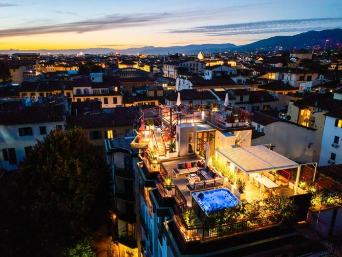 Luxury Florence Penthouse with Rooftop Terrace