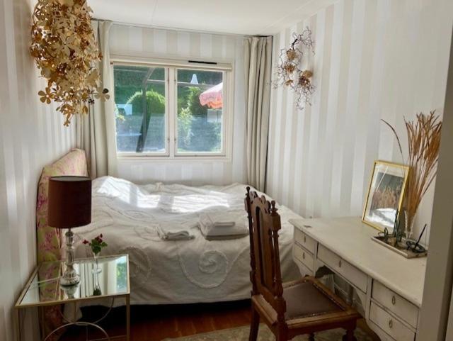 Cozy Guest Rooms in a Charming Båstad Villa, Prime Location near the Sea