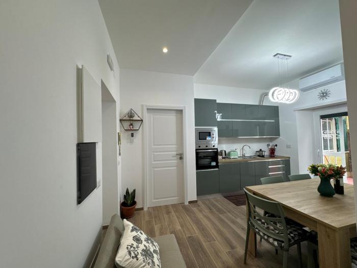 Jacuzzi-Garden Double EnSuite WiFi AC Near Metro