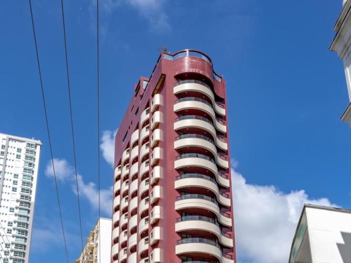 Cama em quarto quadruplo Réveillon Balneário Camboriú pacote 7 dias entra em 28-12com café incluso preço unico promoção