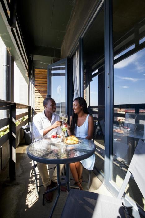 Joburg Artsy Cosy Apartment - Hallmark House