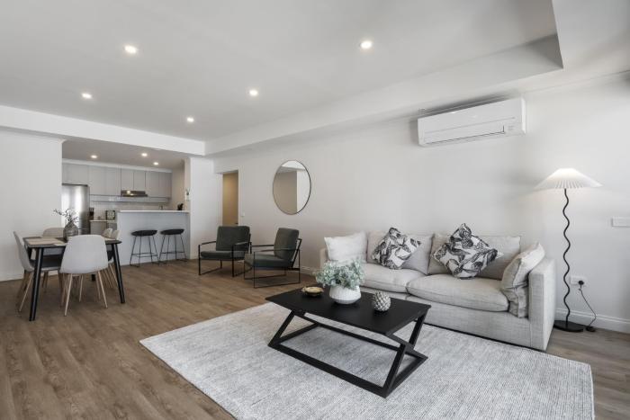 Spacious 3-Bed Apartment in Melbourne CBD