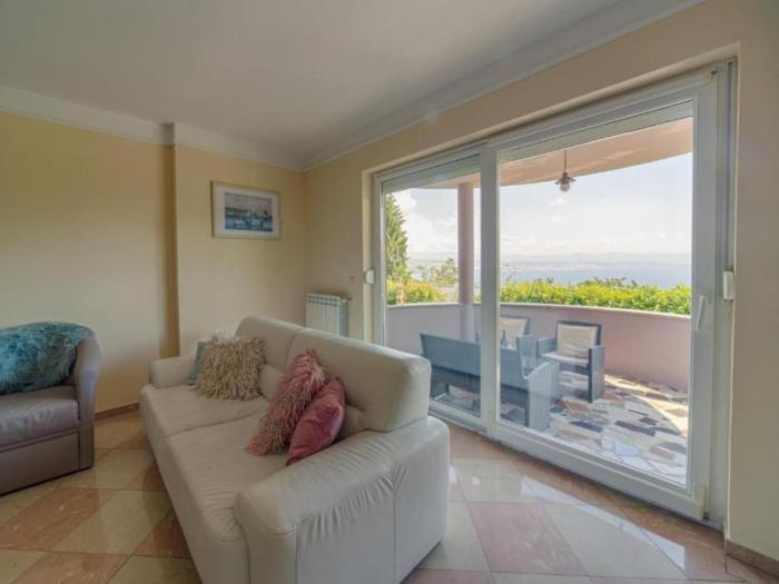 Two bedroom apartment with sea view