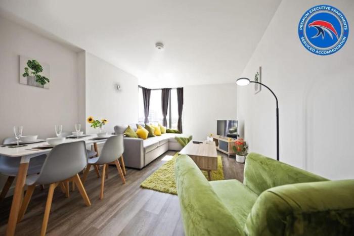 Modern 2BR, Sleeps 6, Business & Family