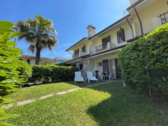 Spacious villa with garden and pool