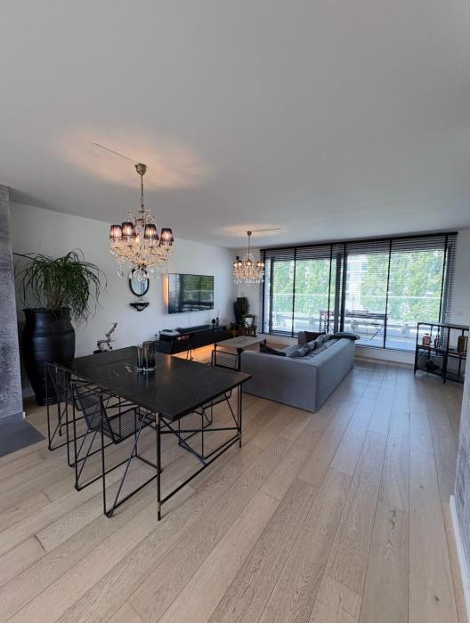 Refined apartment with terraces