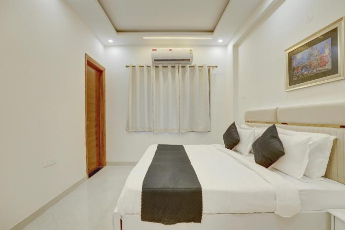 Freesia 3-BHK Apartment With Common Gaming Zone Near Popular Malls