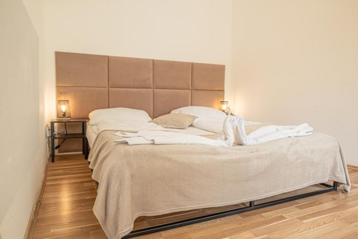 Affordable 1BR Apt Near Schönbrunn & Westbahnhof Great for Long Stays