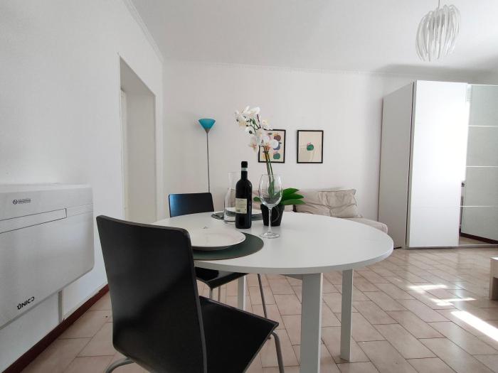 Lavi Home - Lakeside L&B