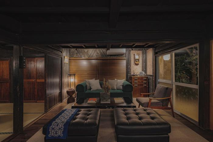 Wabi-Sabi historic home - walk to the lake