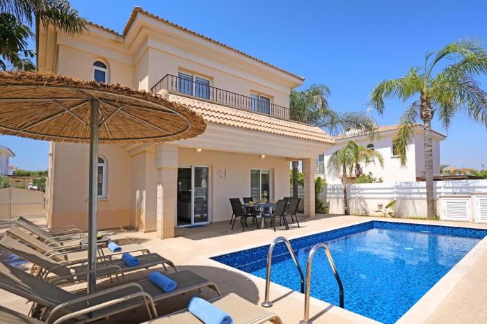 Villa Angelina - 300m from Kapparis beach