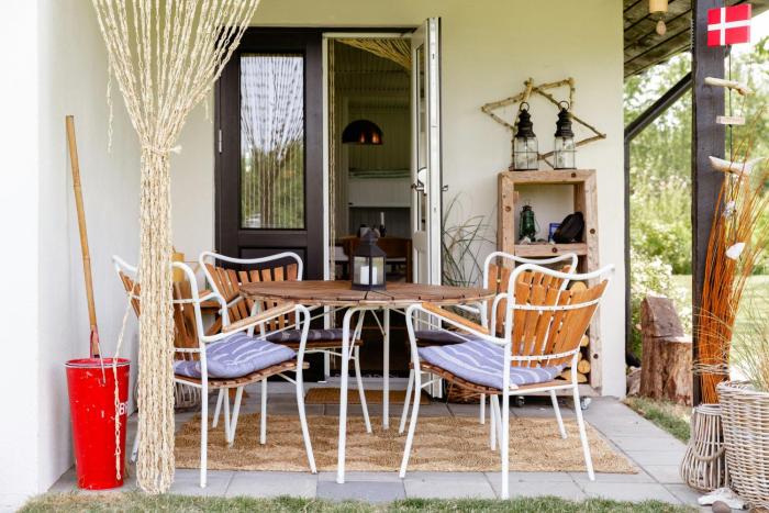 Romantic Island Cottage In Cosy Style Near Beach