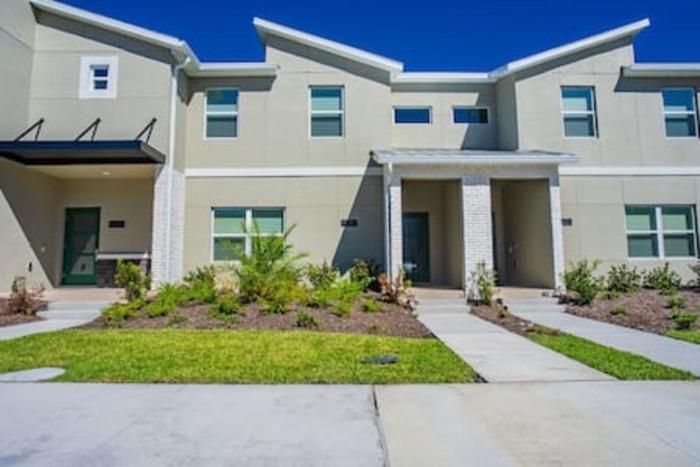Orlando Retreat – 4BR Home Near Disney
