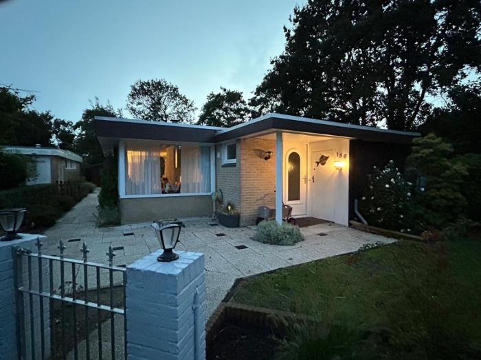 Strandnaher Bungalow Nr 156 großer, uneinsehbarer Garten, am Ende des Parks, sehr ruhig