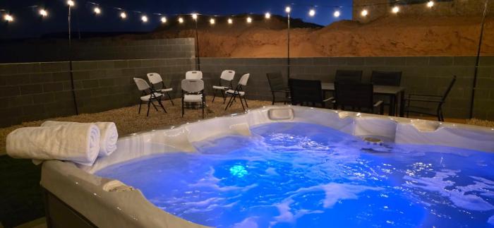 Hot Tub, Kayaks, Game Room, Boat Parking, Fire Pit, King, WD