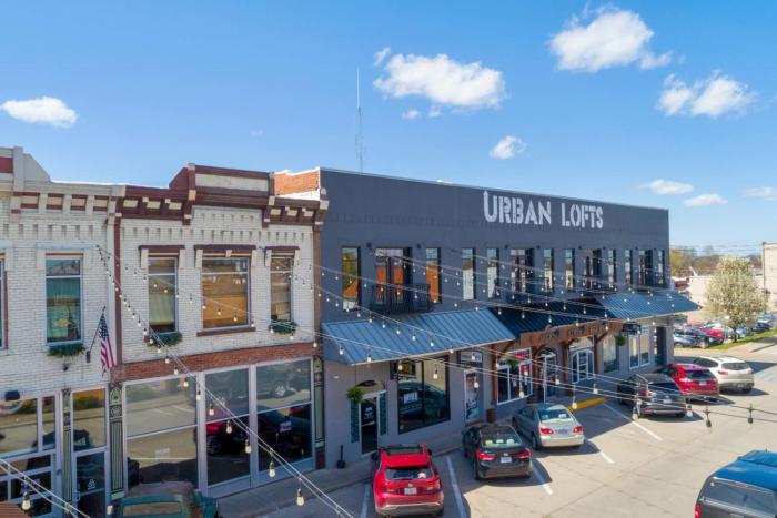 Downtown Urban Loft above Restaurants