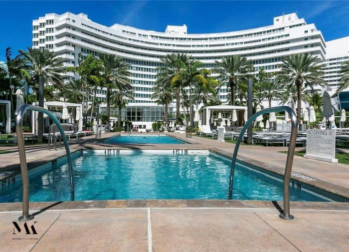 FontaineBleau Resort Ocean plus Bay View w Balcony